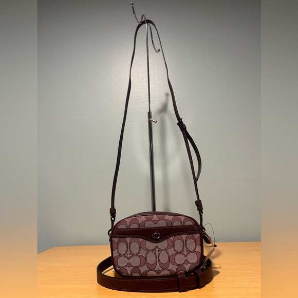 Coach mini 2way beltbag/crossbody bag in excellent condition. - Picture 1 of 8